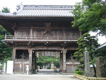 第１番霊山寺山門