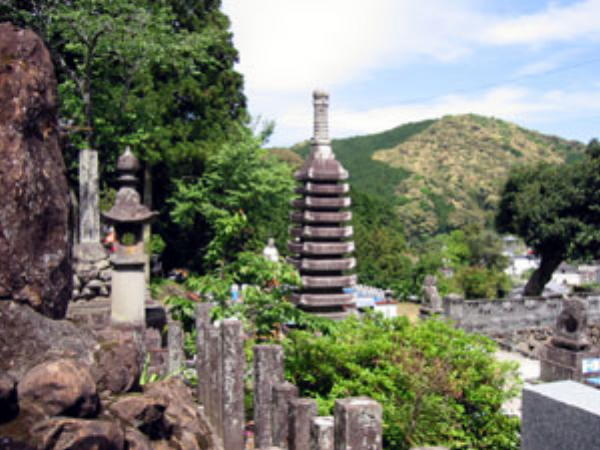 龍光寺境内