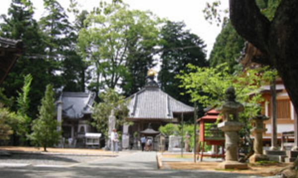 佛木寺の境内