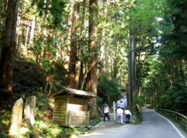大宝寺参道入口