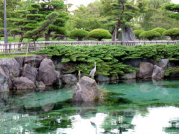 西林寺の近くにある杖の淵公園