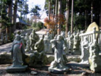 第66番雲辺寺参道の五百羅漢