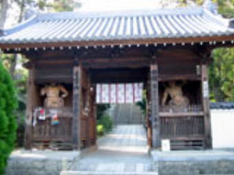 第68番神恵院、第69番観音寺仁王門